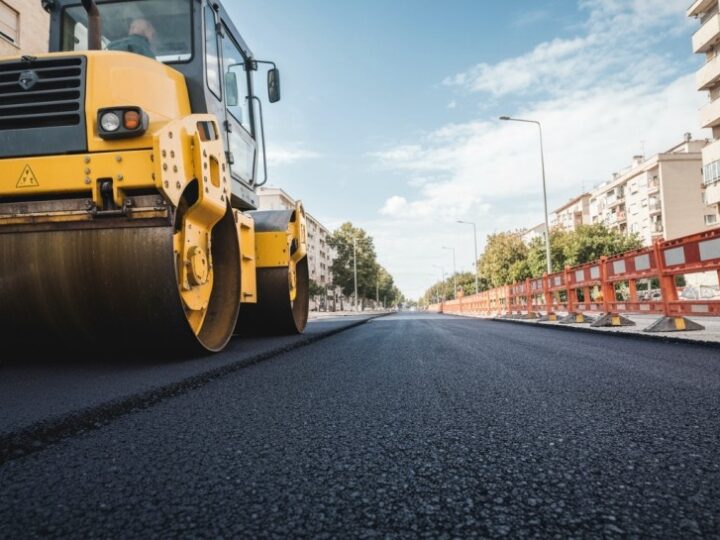 Nowe chodniki na Przedmieściu Oławskim: poprawa komfortu pieszych w Wrocławiu