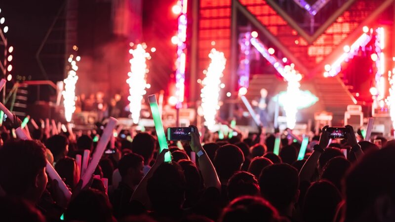 Walentynkowy koncert Mateusza Ziółko w Żórawinie – emocje i romantyzm!