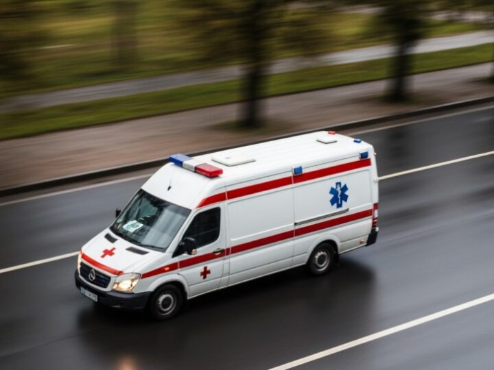 Niebezpieczne zabawy na lodzie: Apel o ostrożność po incydencie na Oławie