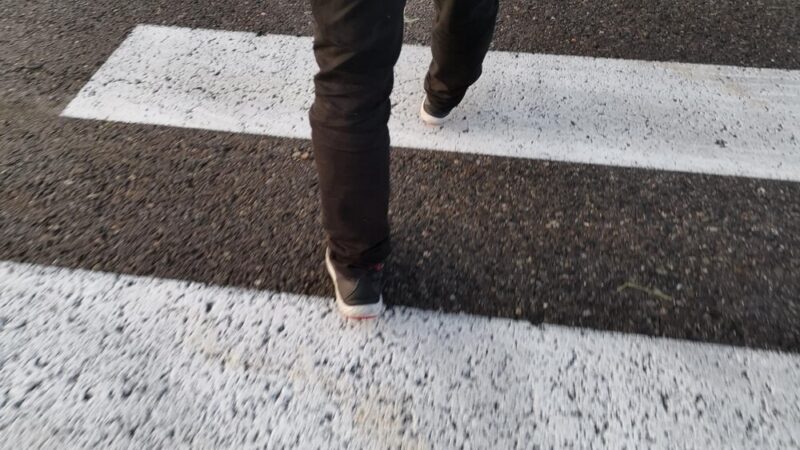 Bolków: Mieszkańcy i policja ratują zagubioną seniorkę