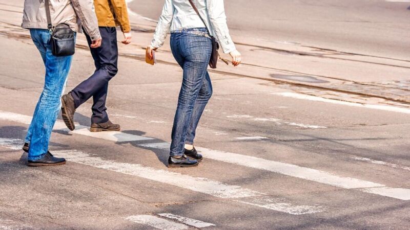 Bezpieczniej na ul. Toruńskiej: Nowe światła na przejściu obok XIV LO