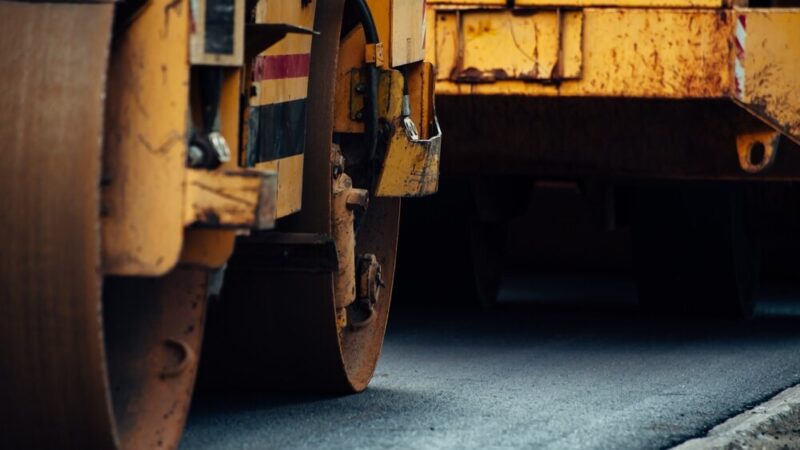 Nowy chodnik na Odolanowskiej – poprawa infrastruktury dla pieszych w Psie Pole