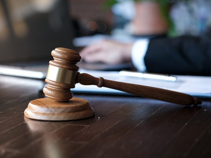 Fikcyjne faktury w ogniu śledztwa – wałbrzyska policja rozbija grupę przestępczą