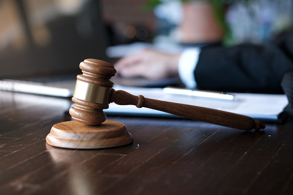 Fikcyjne faktury w ogniu śledztwa – wałbrzyska policja rozbija grupę przestępczą