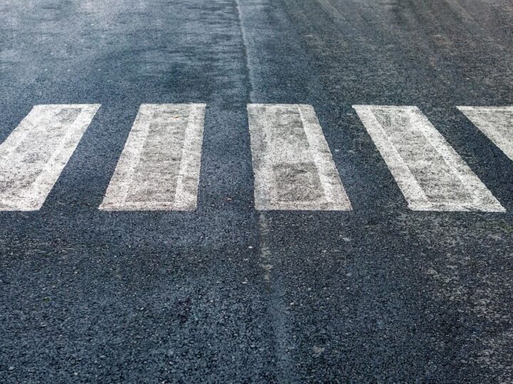 Zimowe niebezpieczeństwa: Jak uzyskać odszkodowanie po wypadku w drodze do pracy?