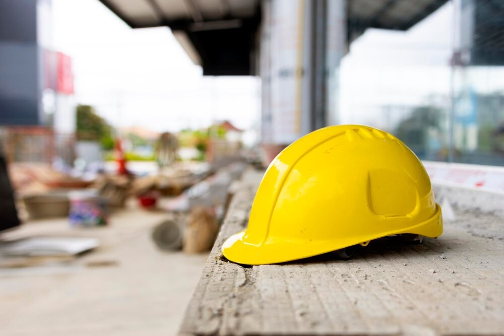 Ekspresowy remont dachu na Tęczowej po dramatycznym incydencie z drzewem