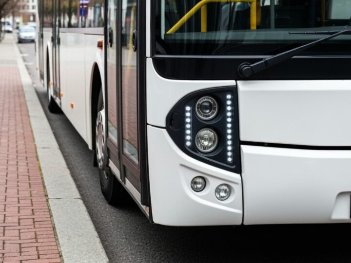 Nowa era transportu na Bardzkiej: szybsze dojazdy z Jagodna do centrum Wrocławia!
