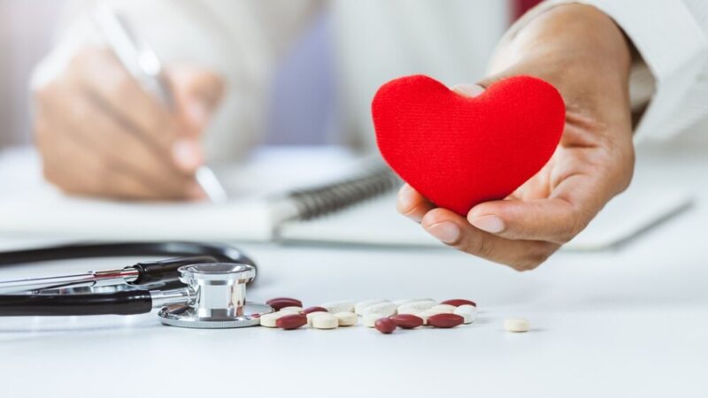 Policjanci z konwoju uratowali mężczyznę po omdleniu w sądzie