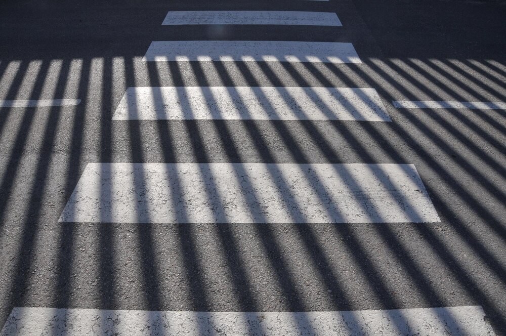 Poranny wypadek na Strzegomskiej: Utrudnienia w komunikacji w zachodniej części miasta