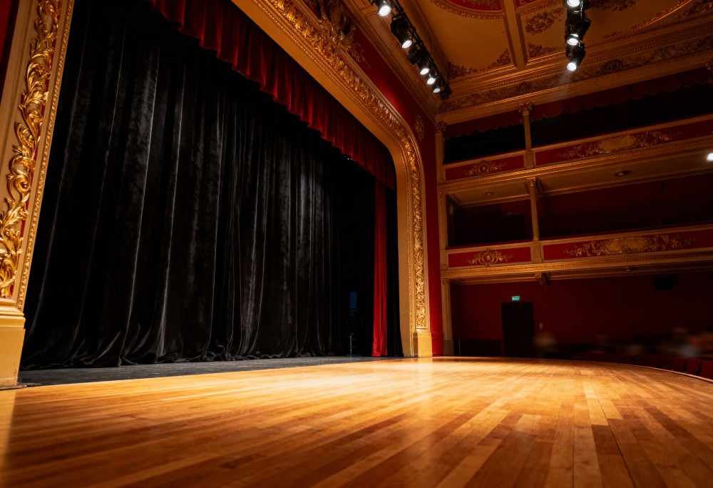 Teatralna podróż po poezji Urszuli Kozioł w „Słojach drzew