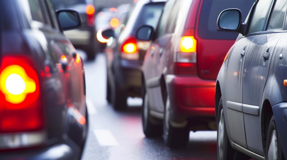 Poważna kolizja na A8: Utrudnienia w ruchu dla kierowców!