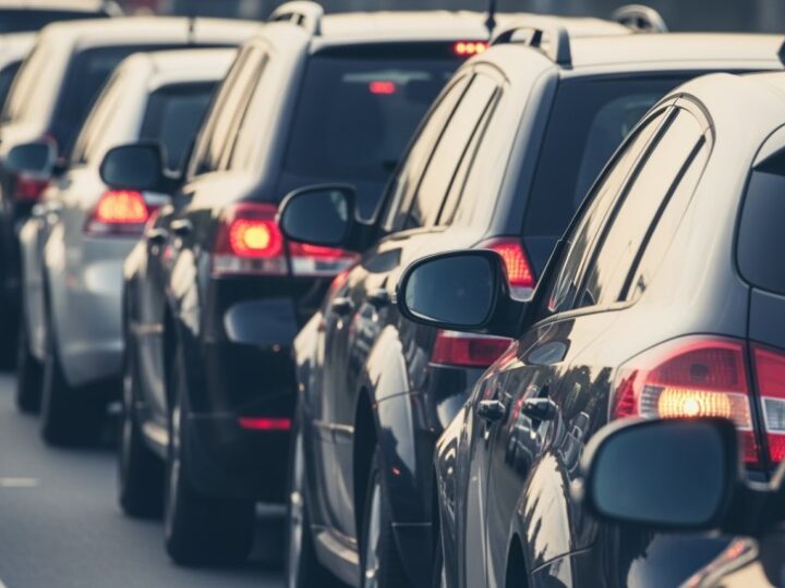 Kolizja busa z tramwajem we Wrocławiu: Zmiany w ruchu tramwajowym!