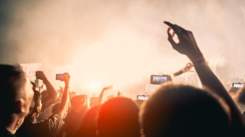 Muzyczne wspomnienia Zbigniewa Wodeckiego – koncert Roberta Rozmusa na Dzień Matki