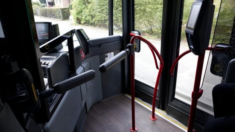 Nowa linia 306: Rewolucja w komunikacji Nowego Dworu i lotniska