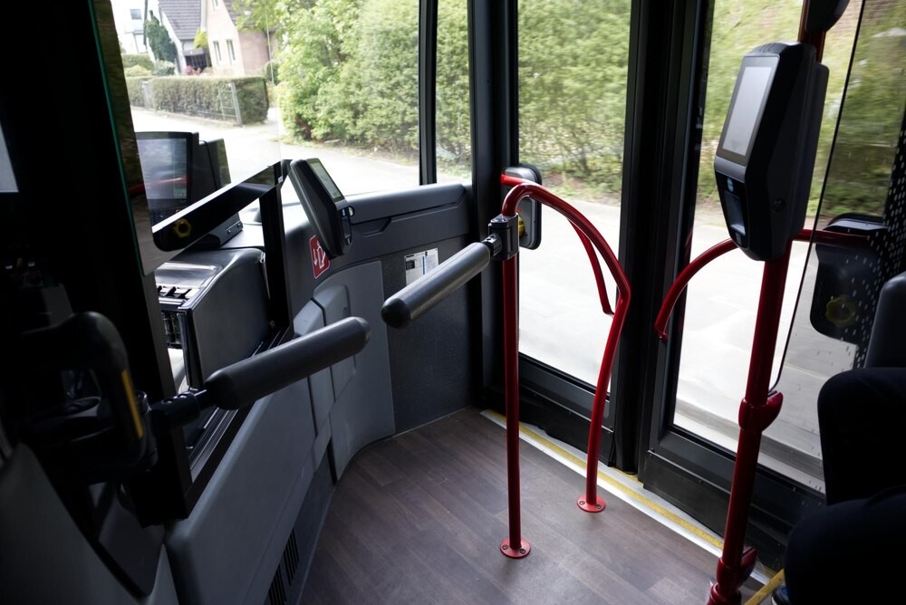 Nowa linia 306: Rewolucja w komunikacji Nowego Dworu i lotniska