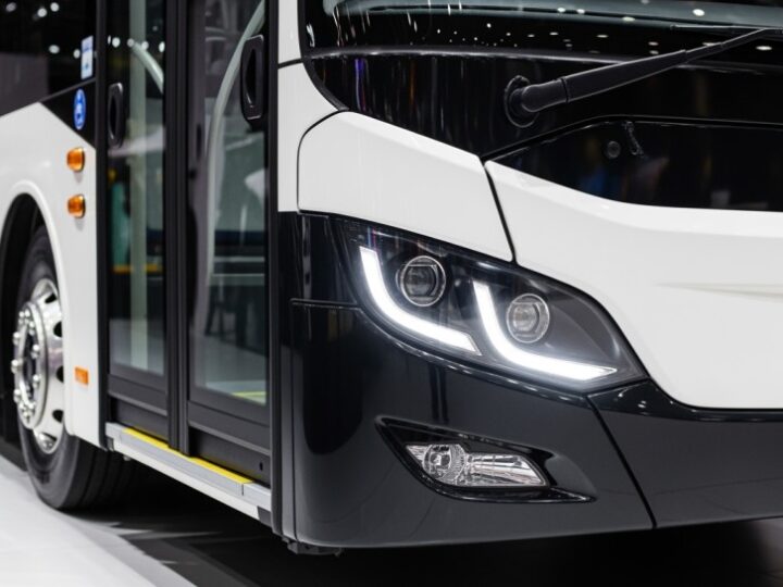 Nowa era komfortu: Wiata przystankowa w Jeszkowicach zmodernizowana!