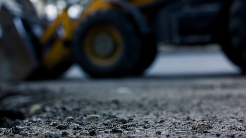 Kłopoty z komunikacją: zamknięcie przejazdu kolejowego między Pasikurowicami a Bukowiną wpływa na linię 930