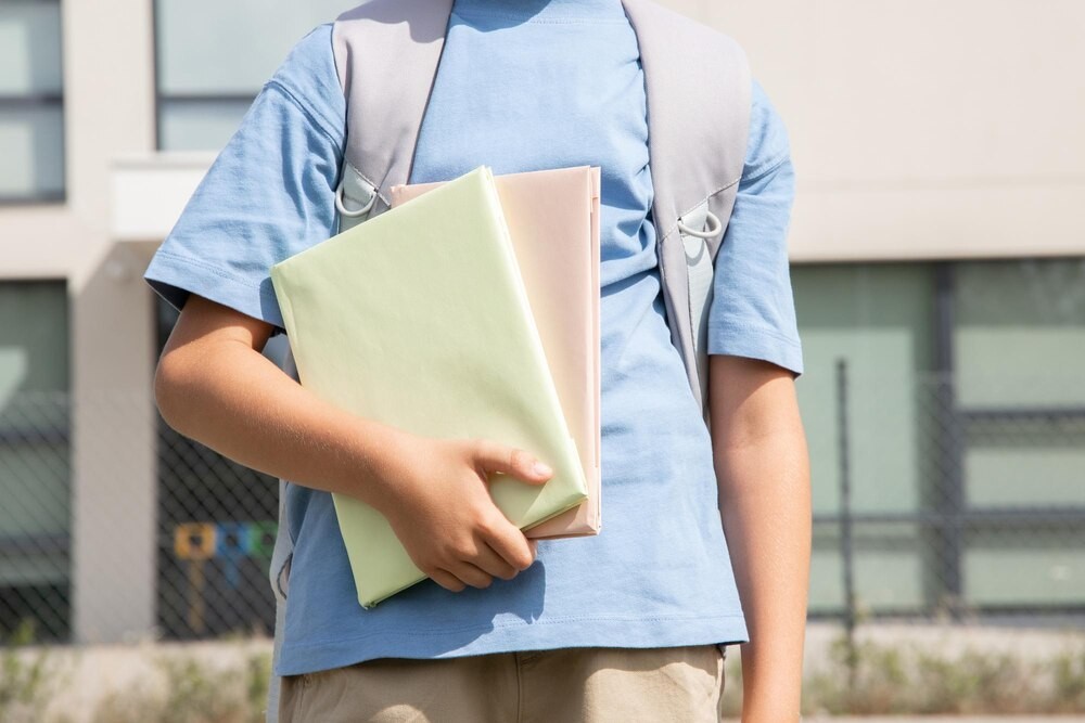 Mundurowi w akcji: Uczniowie odkrywają realia życia w zakładzie karnym