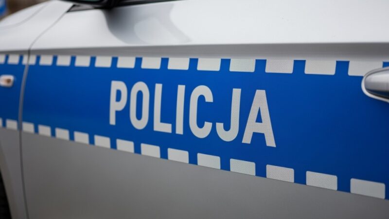 Policjanci z Sobótki docenieni za szybkie odzyskanie skradzionego roweru podczas wyścigu kolarskiego