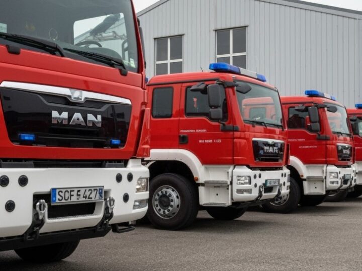 Ratownicy w akcji: ekstremalne manewry na Odrze w Wrocławiu