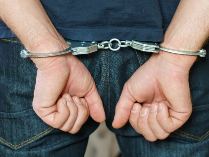 Zatrzymaj kieszonkowców: Jak chronić się w świątecznym tłoku?