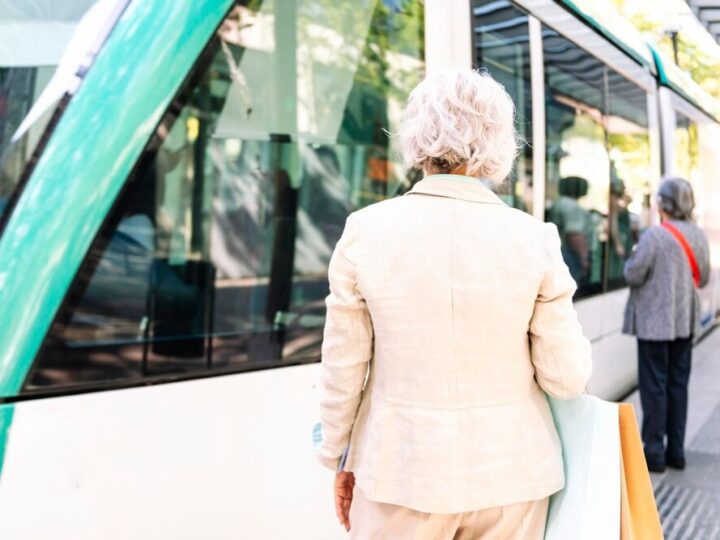 Wrocławskie tramwaje w chaosie: Awarie na Piłsudskiego i Pilczyckiej!