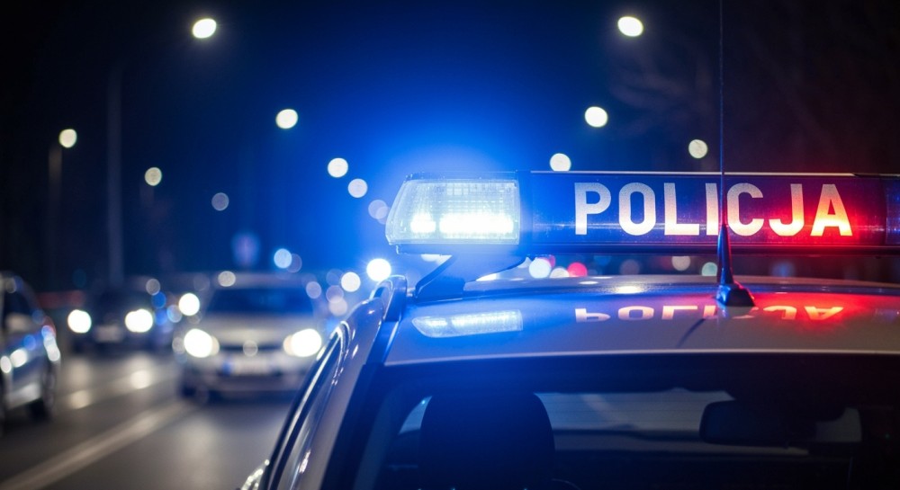 Groźny wypadek na drodze w lwóweckim – apel policji o rozsądek za kierownicą