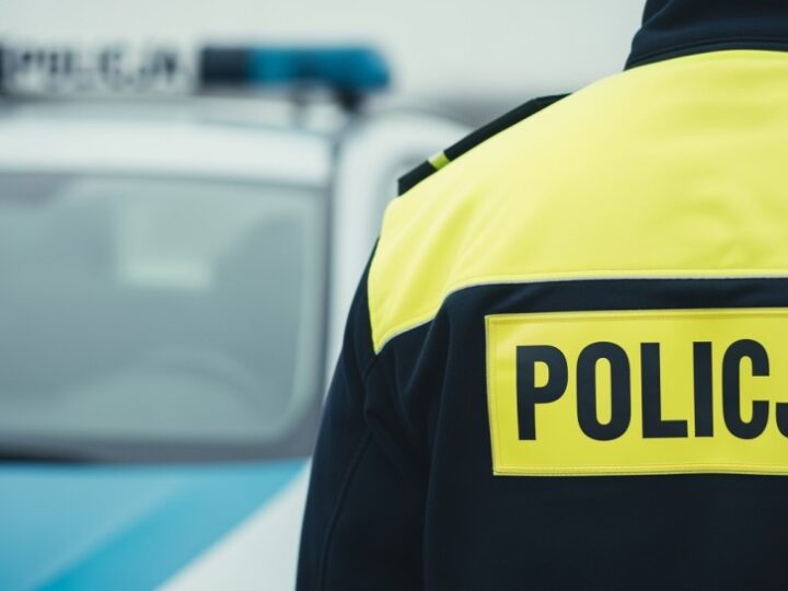 Kierowca w szaleńczym pościgu: 900 porcji narkotyków w rękach policji!