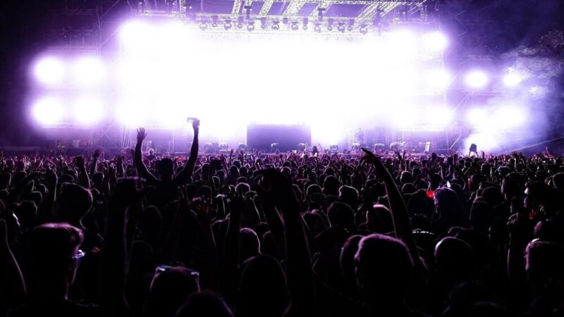 Muzyczna podróż w cień: Wratislavia Cantans 2023 z Andrzejem Kosendiakiem