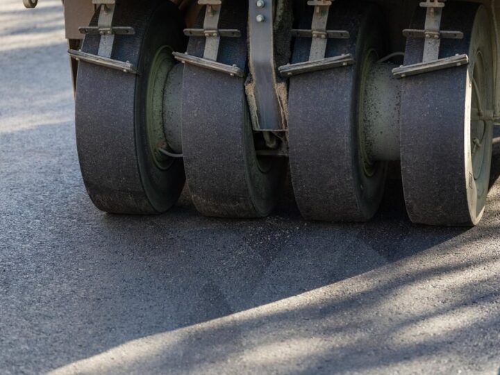 Drogi Wrocławskiego Powiatu: Inwestycje dla Bezpieczeństwa i Efektywności Komunikacyjnej