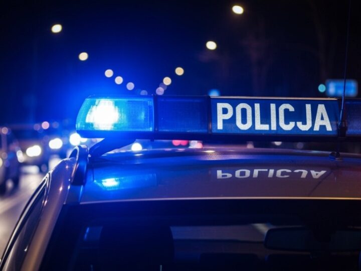 Mężczyźni w ukryciu: kanapa i damska garderoba nie pomogły im uciec