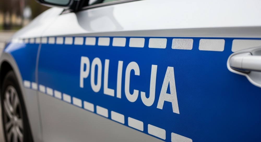 Empatia w akcji: Policjanci pomogli mężczyźnie na wózku