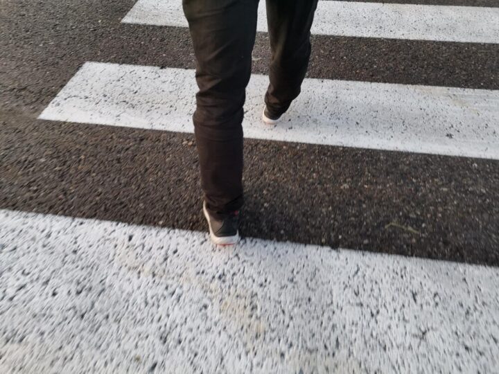 Bezpieczniejsze chodniki we Wrocławiu: Nowe inwestycje dla pieszych