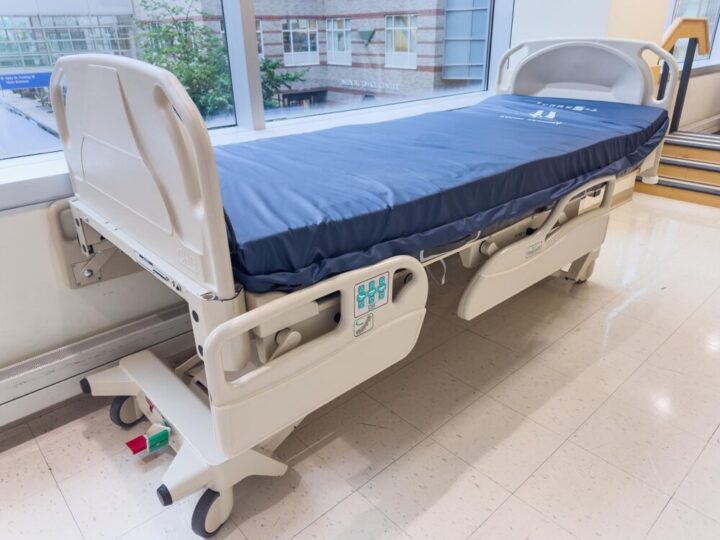 Bezpłatna rehabilitacja dla seniorów w Kobierzycach: nowy program na lata 2026-2029