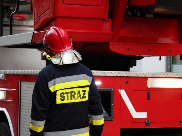 Poważny wypadek we Wrocławiu: Tramwaj zderzył się z busem, pięć osób rannych
