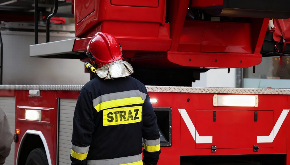 Poważny wypadek we Wrocławiu: Tramwaj zderzył się z busem, pięć osób rannych