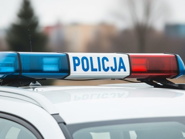 Młody mężczyzna w rękach policji – w mieszkaniu znaleziono narkotyki