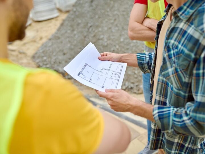 Nowa organizacja ruchu na Opolskiej: Wyburzenia kamienic zmieniają życie mieszkańców