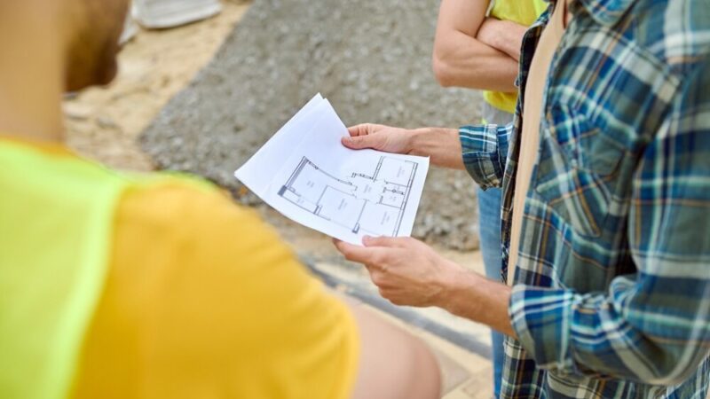 Nowa organizacja ruchu na Opolskiej: Wyburzenia kamienic zmieniają życie mieszkańców