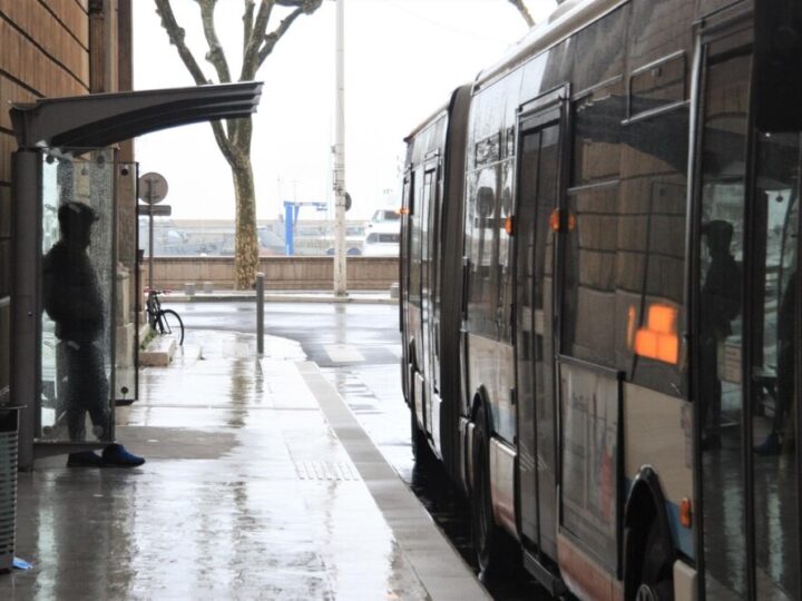Nowe rondo na Komandorskiej: Autobus 125 zmienia trasę!