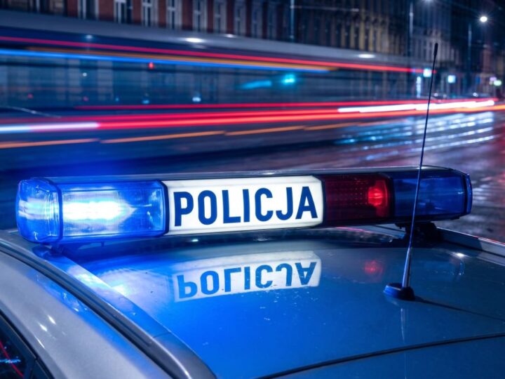 Rowerzysta na czerwonym świetle z narkotykami w plecaku zatrzymany przez policję